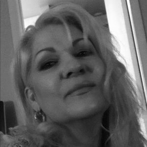 Meet your Posher, Danya